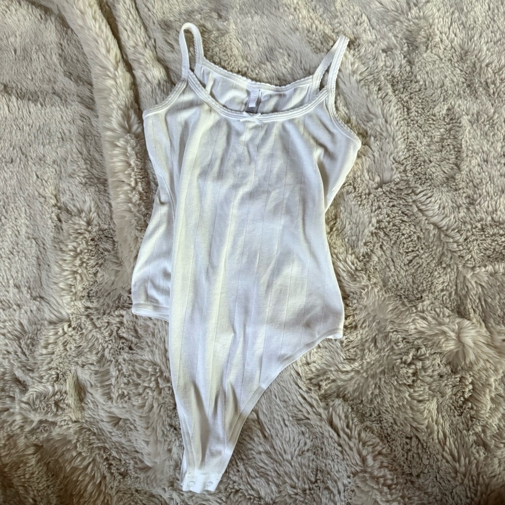 Skims white ribbed bow body suit size small